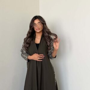 AYA MWT767 - عباية كريب مع تدخيلة لنن هندي