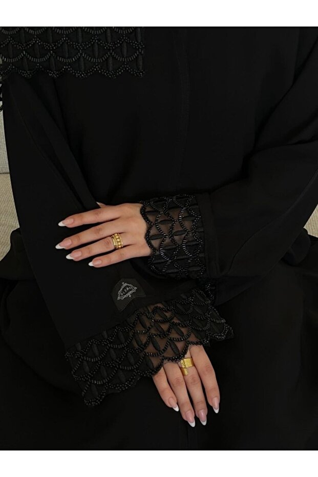 DEAL ABAYA عباية لورين من متجر ديل (DEAL) – قماش كريب بقصة نصف كلوش - الصورة 2