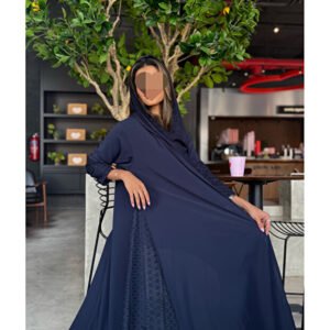 TREADY عباية كريب باللون الكحلي مع تطعيمات مكشكشة باللون الكحلي
