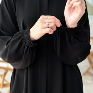 SAUDI عباية عملية بسحاب وجيوب مخفية من تصاميم رائع وانيق