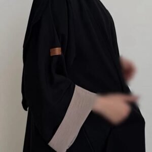 Rosana عباية تدخيله, بتصميم هادئ واكمام بيج