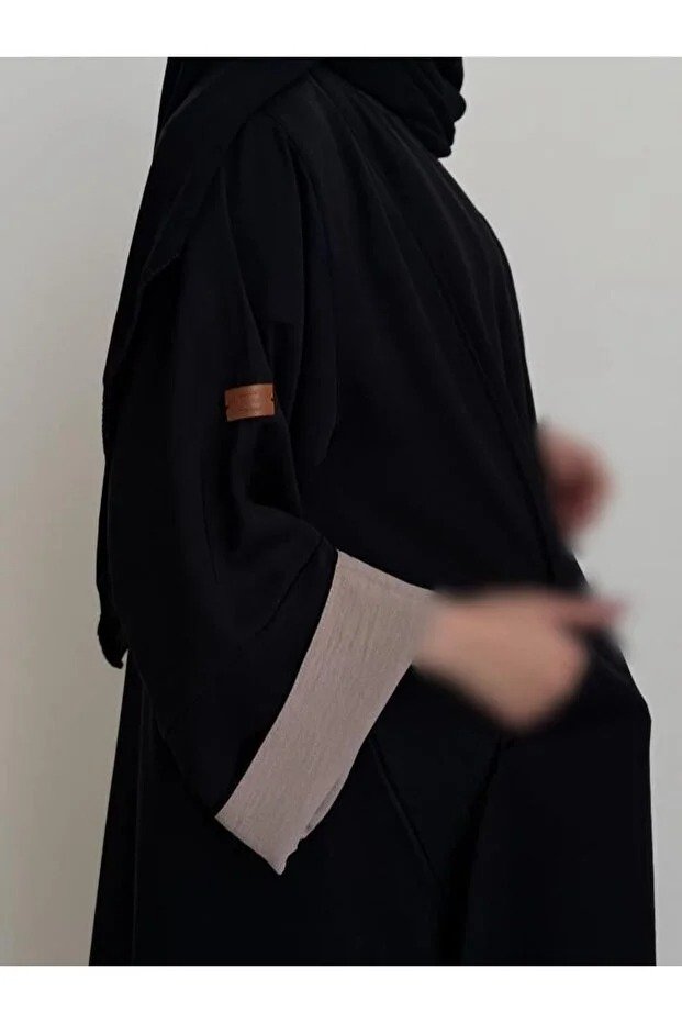 Rosana عباية تدخيله, بتصميم هادئ واكمام بيج